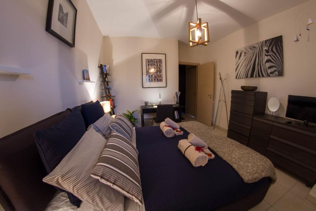 Luxury Apartment メッシーナ 部屋 写真