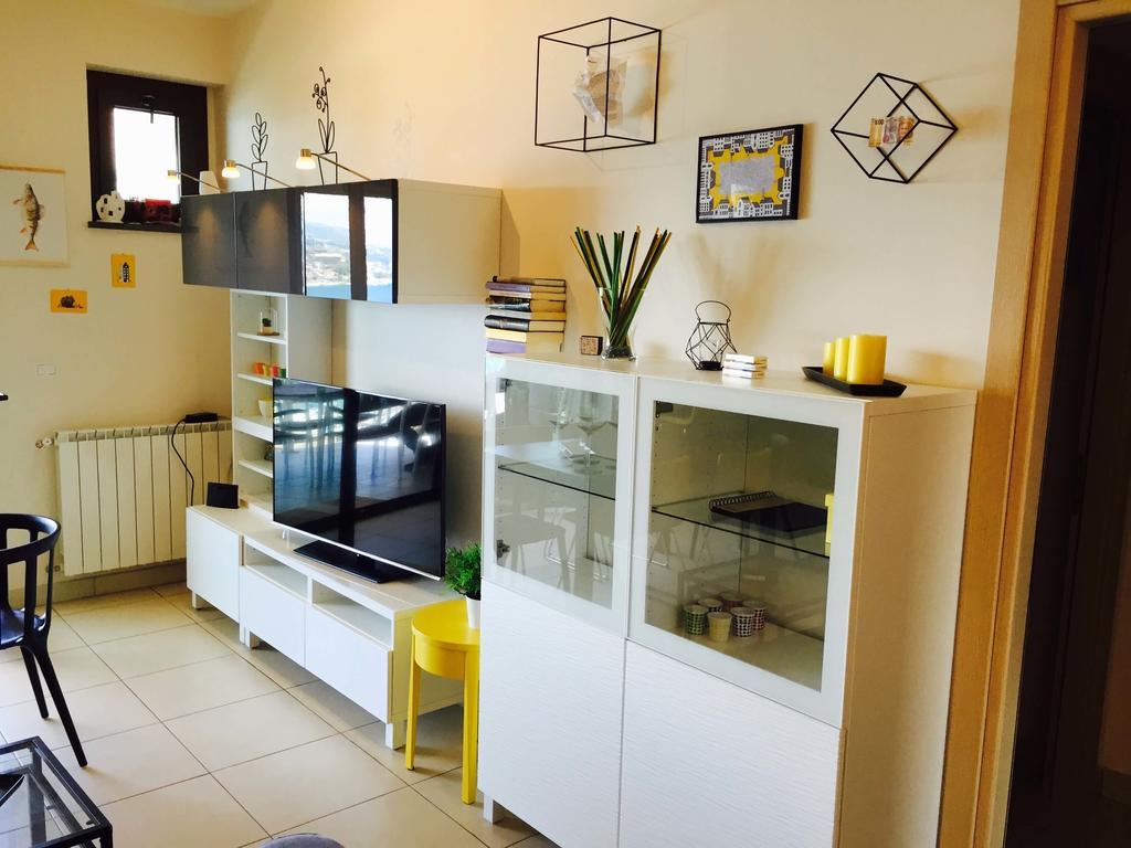 Luxury Apartment メッシーナ 部屋 写真
